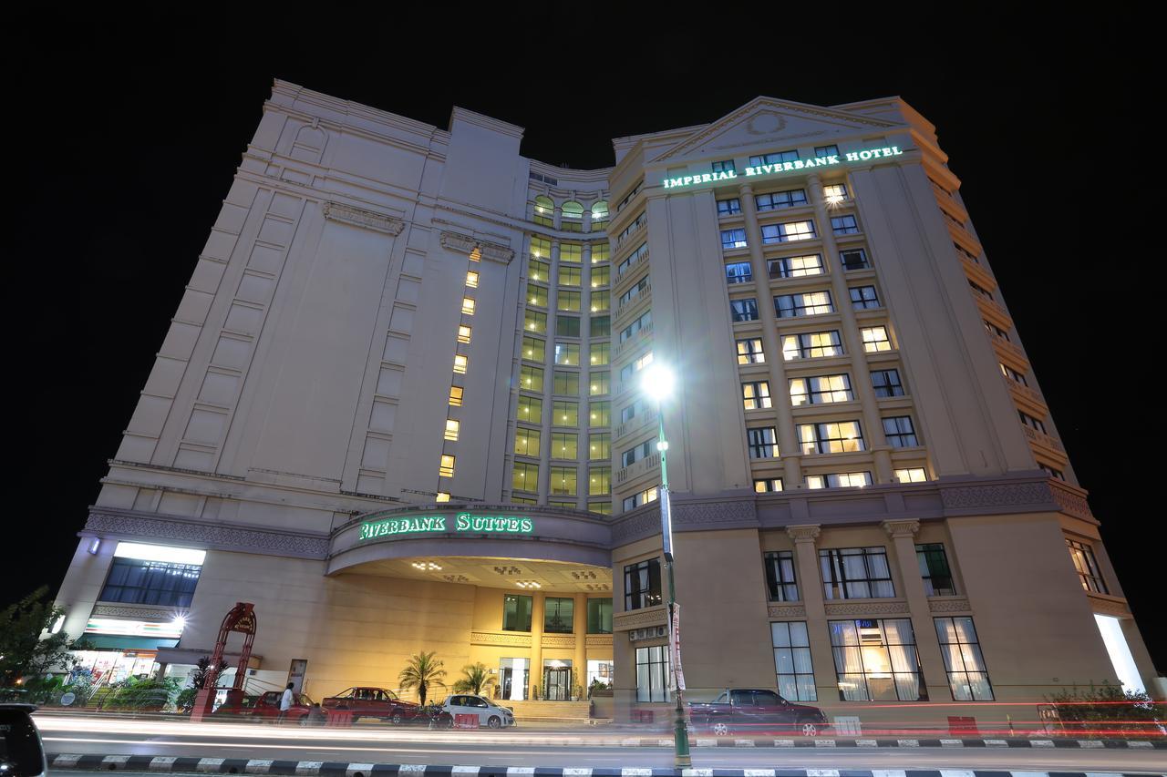 Imperial Riverbank Hotel Kuching Esterno foto