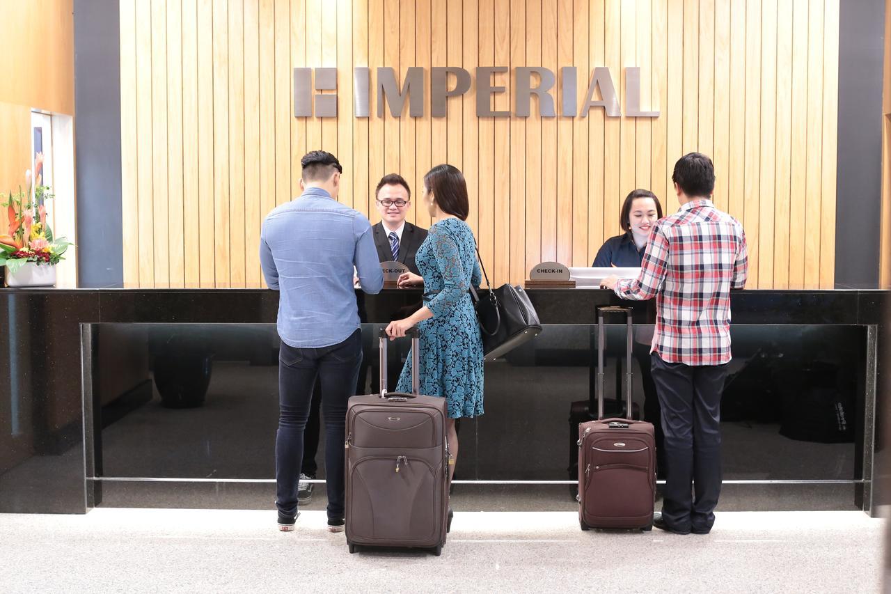 Imperial Riverbank Hotel Kuching Esterno foto